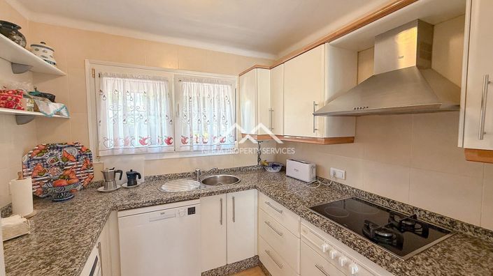 Image No.10-2 Bed Townhouse for sale