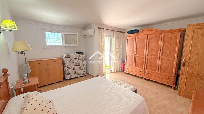 Image No.13-2 Bed Townhouse for sale