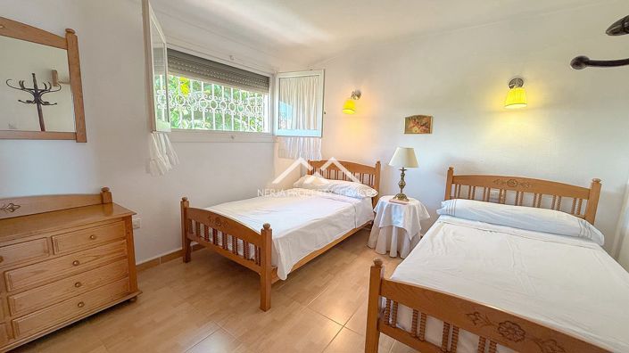 Image No.16-2 Bed Townhouse for sale