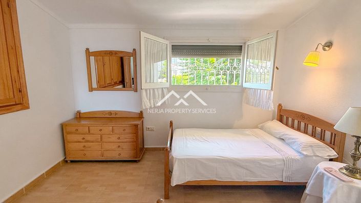 Image No.17-2 Bed Townhouse for sale