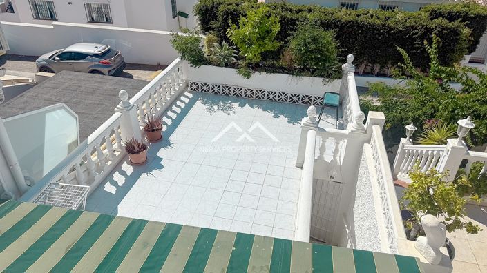 Image No.20-2 Bed Townhouse for sale