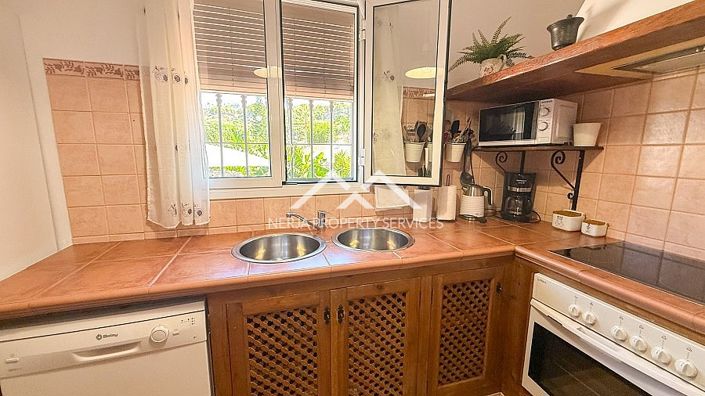 Image No.13-2 Bed Property for sale