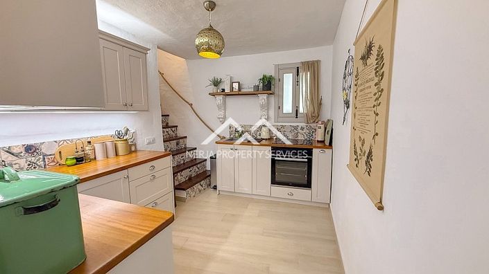 Image No.13-2 Bed Townhouse for sale