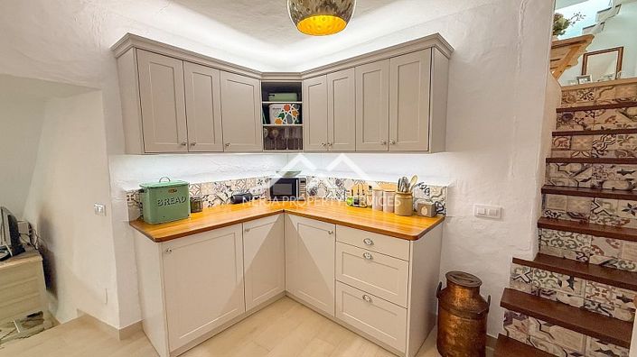 Image No.14-2 Bed Townhouse for sale