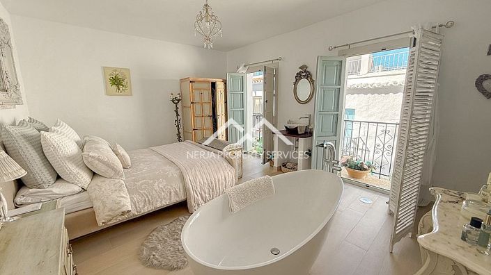 Image No.17-2 Bed Townhouse for sale