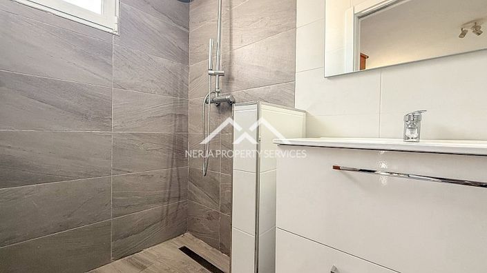 Image No.17-3 Bed Townhouse for sale