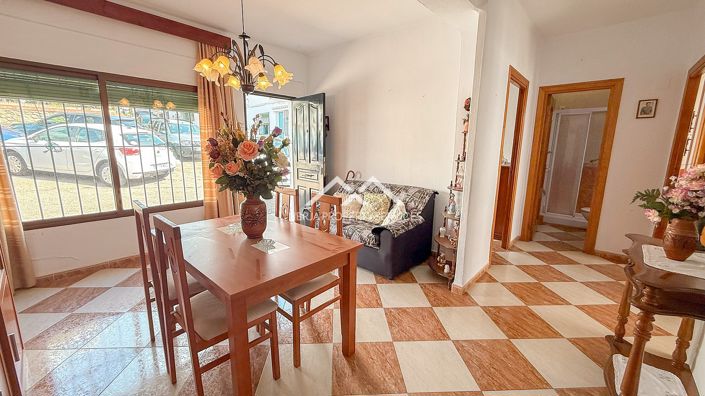 Image No.4-3 Bed House for sale