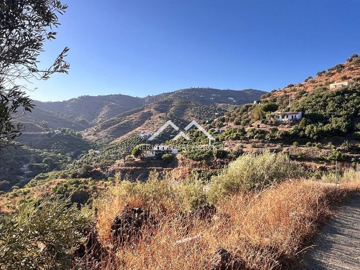 Image No.18-6 Bed Cottage for sale