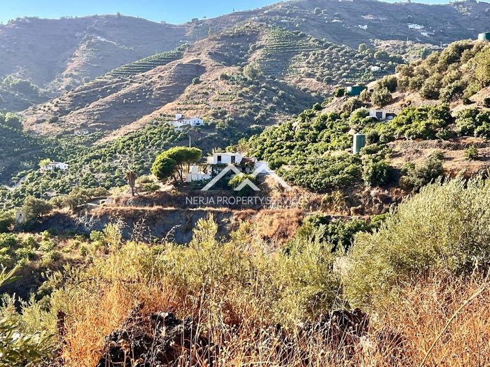 Image No.20-6 Bed Cottage for sale