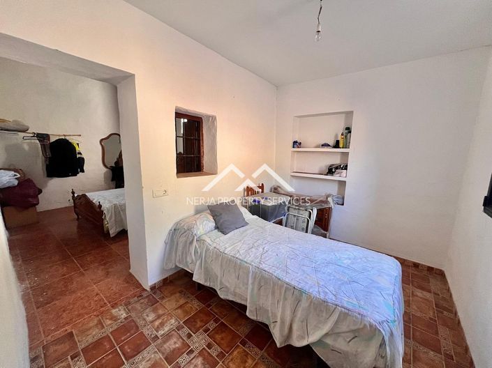 Image No.7-6 Bed Cottage for sale