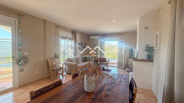 Image No.16-3 Bed Property for sale