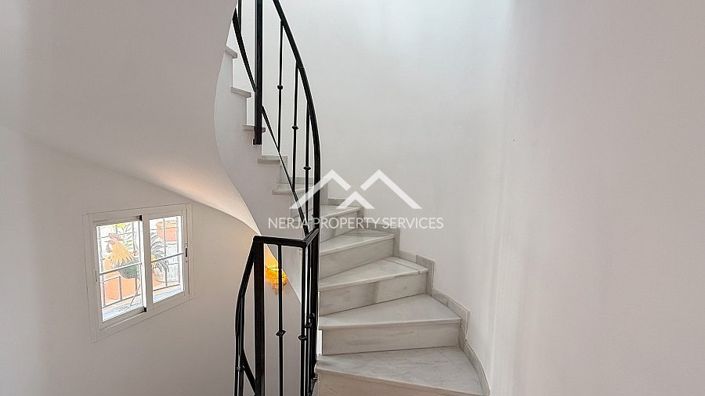 Image No.21-3 Bed Property for sale