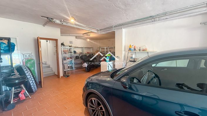 Image No.33-3 Bed Property for sale