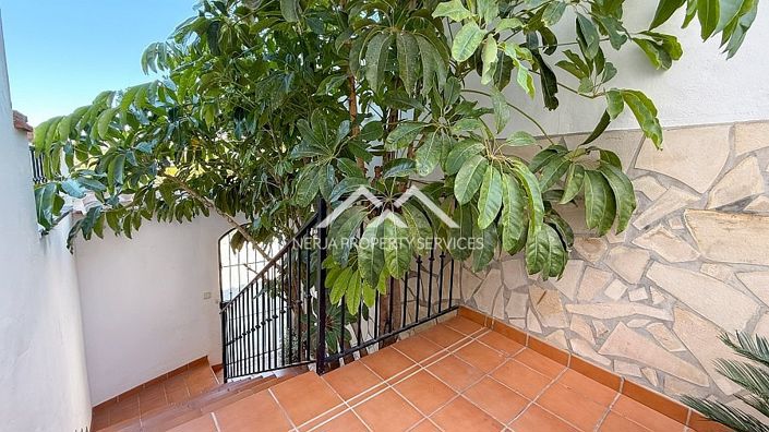 Image No.35-3 Bed Property for sale