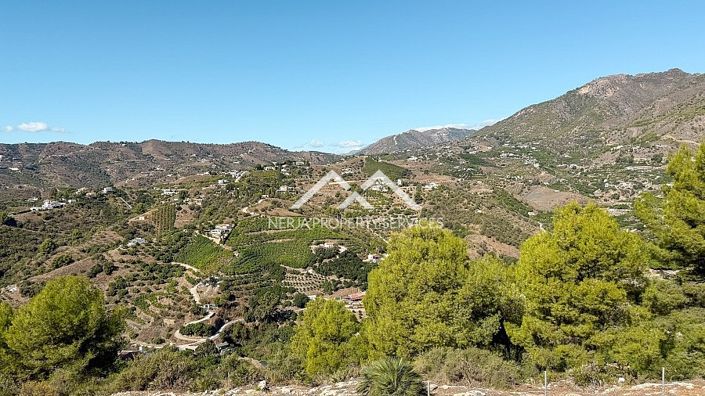 Image No.38-3 Bed Property for sale