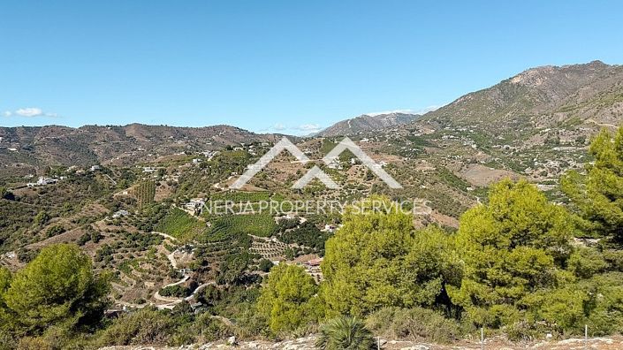 Image No.38-3 Bed Property for sale