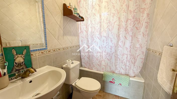 Image No.13-2 Bed Property for sale