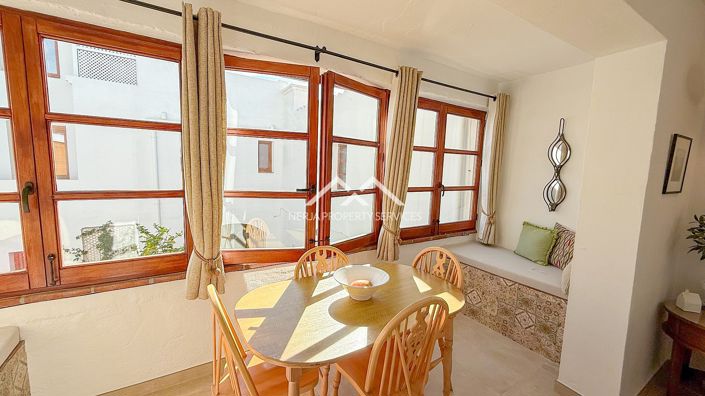 Image No.12-2 Bed Townhouse for sale