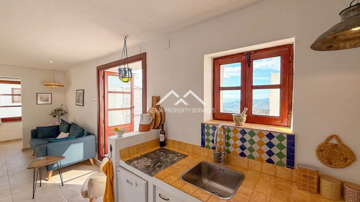 Image No.13-2 Bed Townhouse for sale