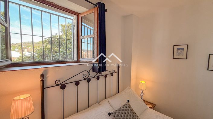 Image No.23-2 Bed Townhouse for sale