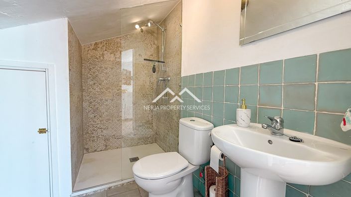 Image No.29-2 Bed Townhouse for sale