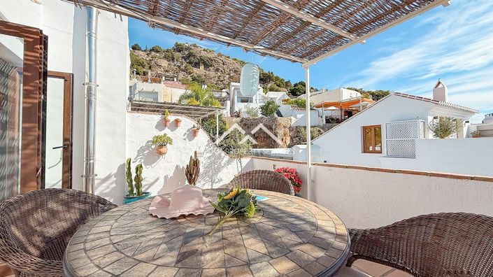 Image No.4-2 Bed Townhouse for sale