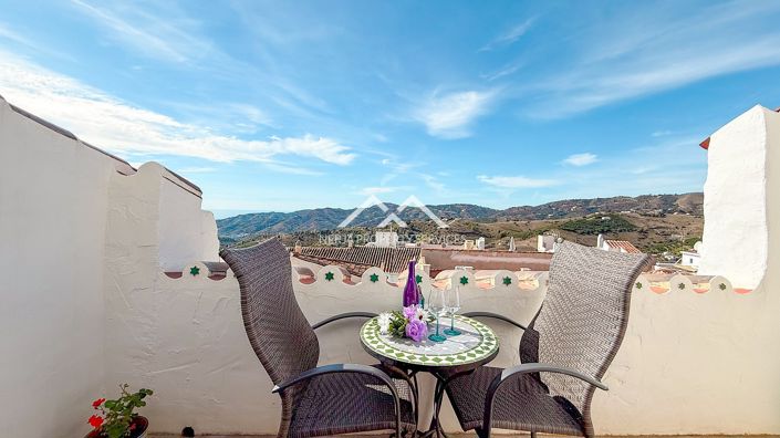 Image No.9-2 Bed Townhouse for sale