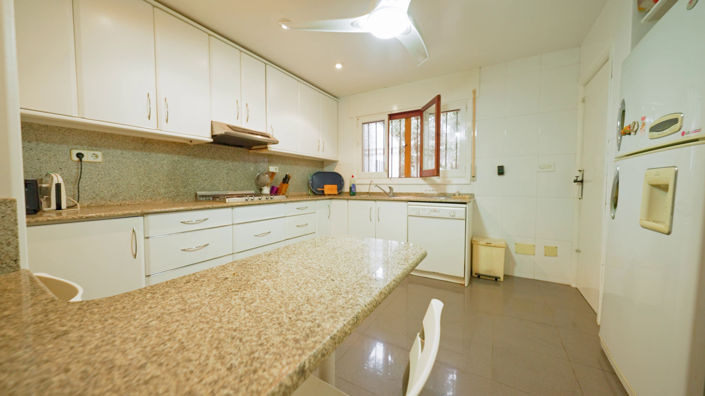 Image No.24-6 Bed Villa for sale