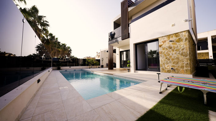 Image No.2-3 Bed Villa for sale