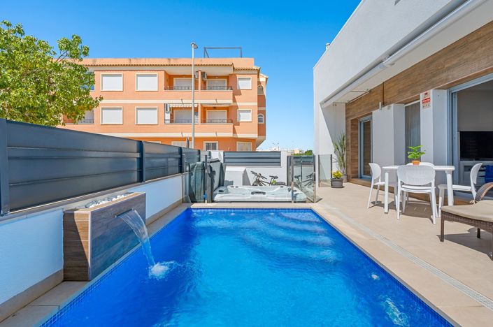Image No.1-3 Bed Townhouse for sale