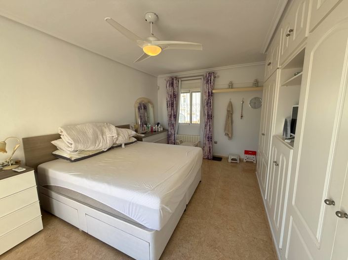 Image No.3-3 Bed Villa for sale