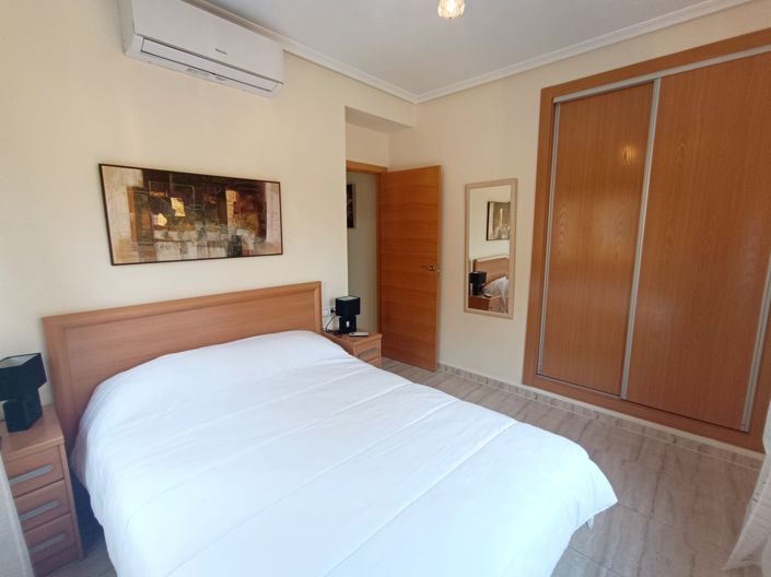 Image No.10-3 Bed Semi-Detached for sale