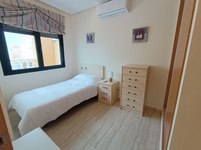 Image No.12-3 Bed Semi-Detached for sale