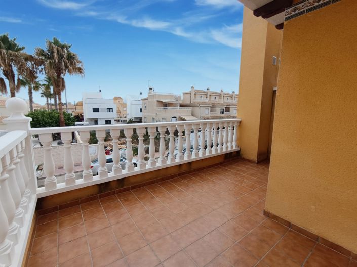 Image No.16-3 Bed Semi-Detached for sale