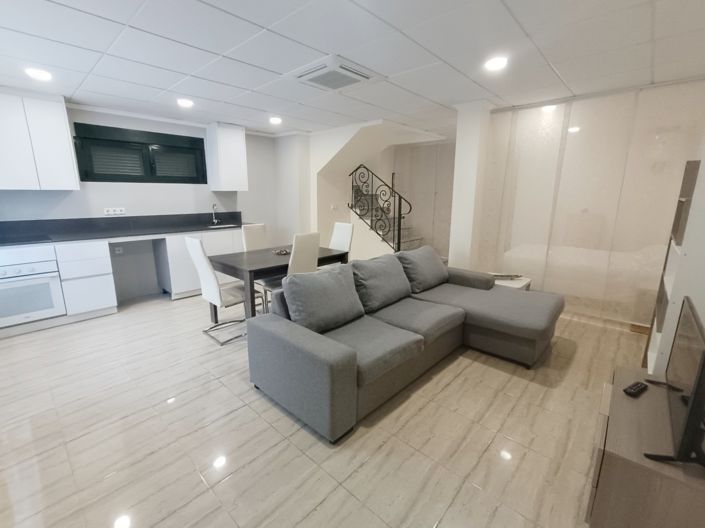 Image No.24-3 Bed Semi-Detached for sale