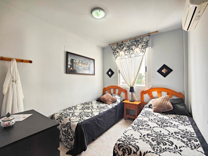 Image No.24-3 Bed Property for sale