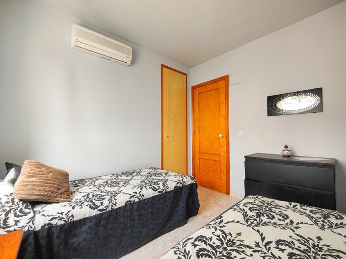 Image No.25-3 Bed Property for sale