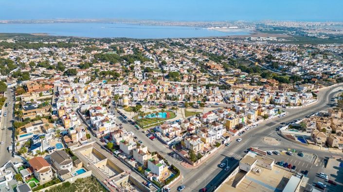 Image No.39-3 Bed Property for sale