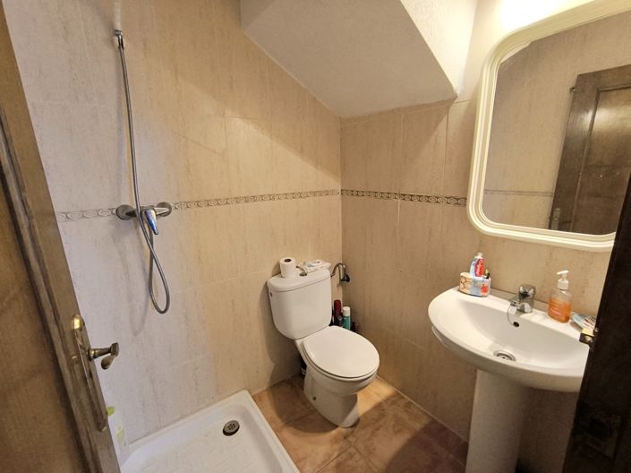 Image No.14-3 Bed Semi-Detached for sale