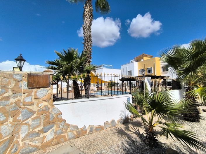 Image No.2-3 Bed Semi-Detached for sale