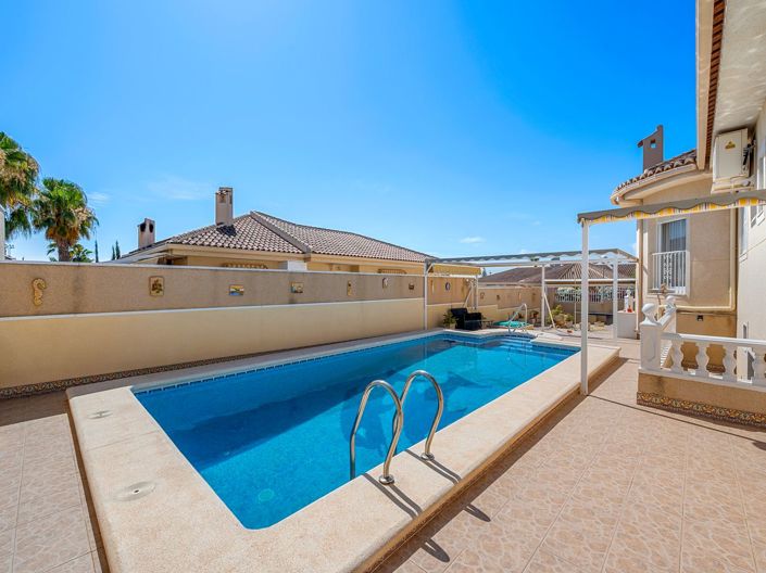 Image No.10-5 Bed Villa for sale