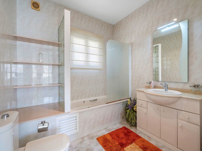 Image No.29-5 Bed Villa for sale