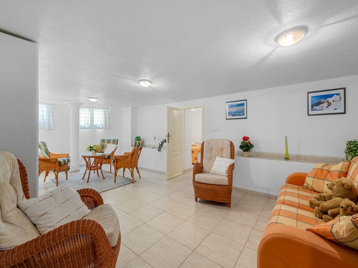 Image No.35-5 Bed Villa for sale