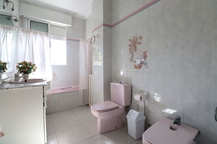 Image No.14-3 Bed Apartment for sale