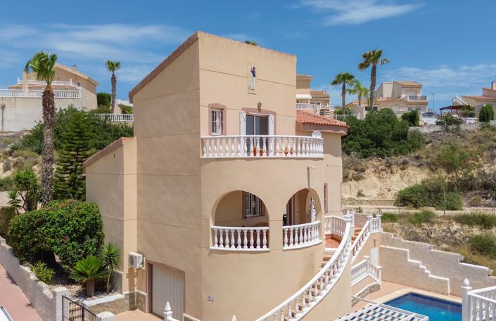 Image No.1-3 Bed Villa for sale