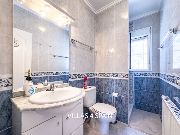 Image No.35-4 Bed Villa for sale