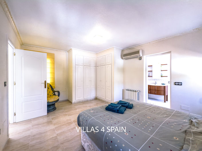 Image No.49-4 Bed Villa for sale