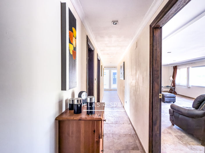 Image No.36-12 Bed Villa for sale