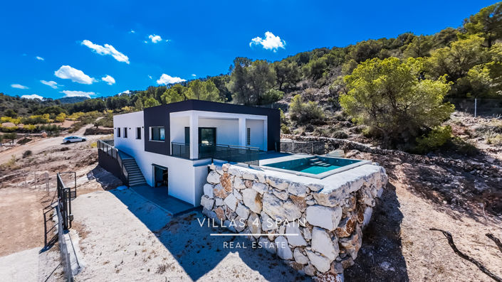 Image No.1-3 Bed Villa for sale