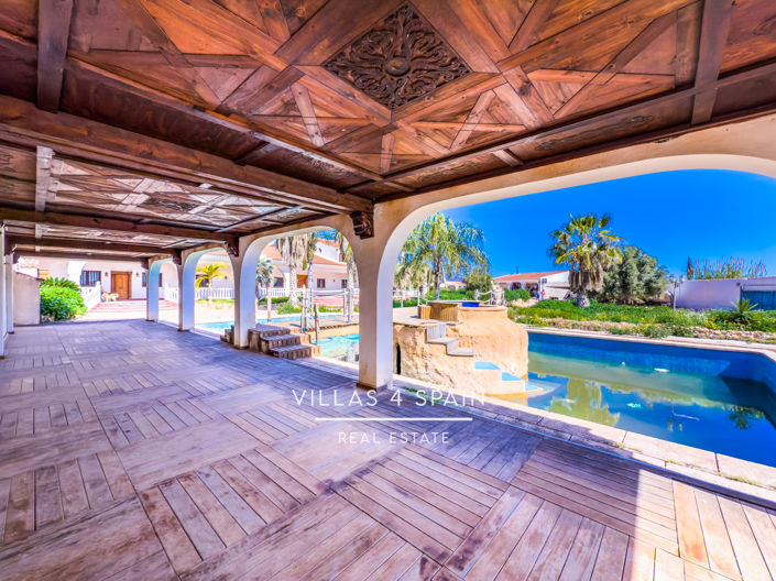 Image No.5-8 Bed Villa for sale